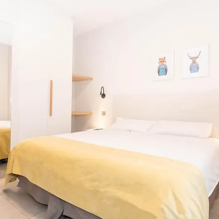 Sholeo Santa Catalina Flats Apartment